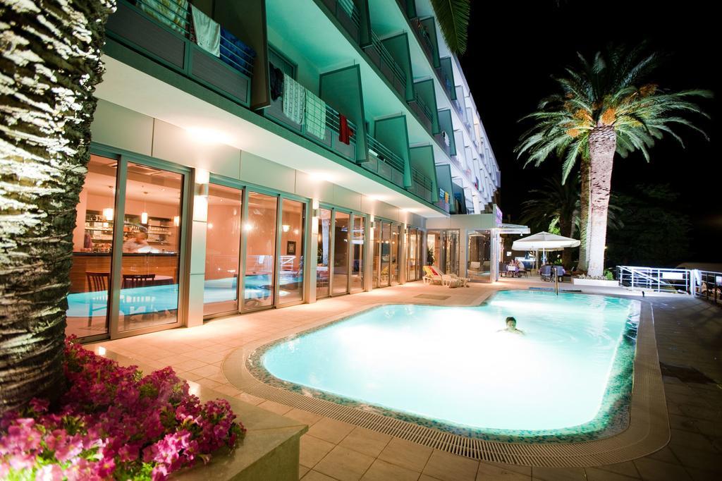 Hotel Sirena Podgora Exterior foto